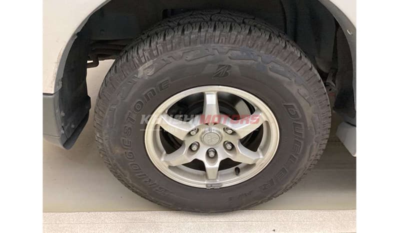 2007 Mitsubishi Pajero image-11