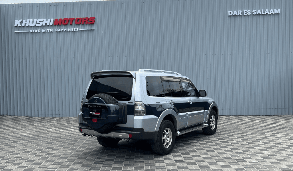 2007 Mitsubishi Pajero image-15