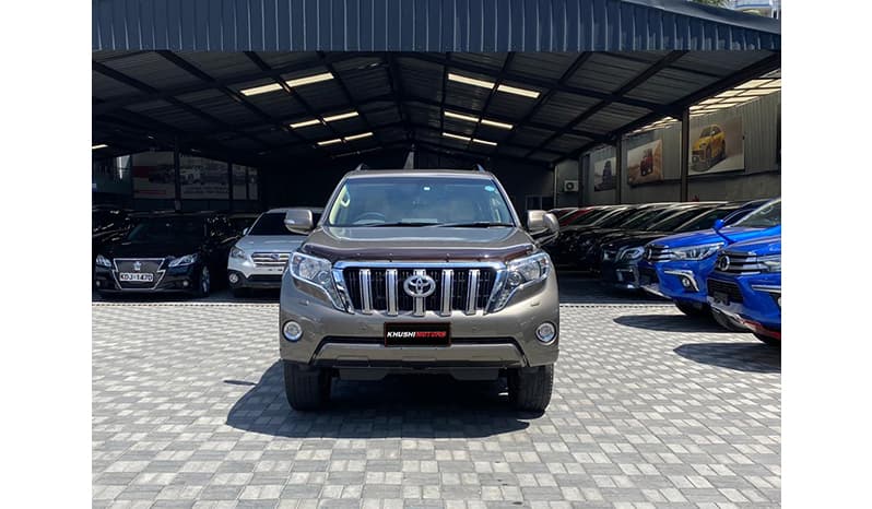 2017 Toyota Land Cruiser Prado image-1