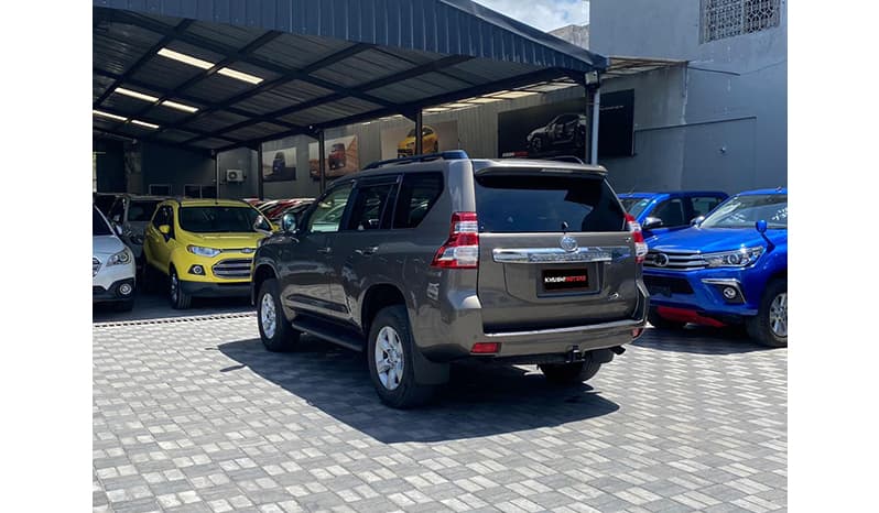 2017 Toyota Land Cruiser Prado image-7