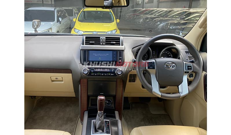 2017 Toyota Land Cruiser Prado image-12