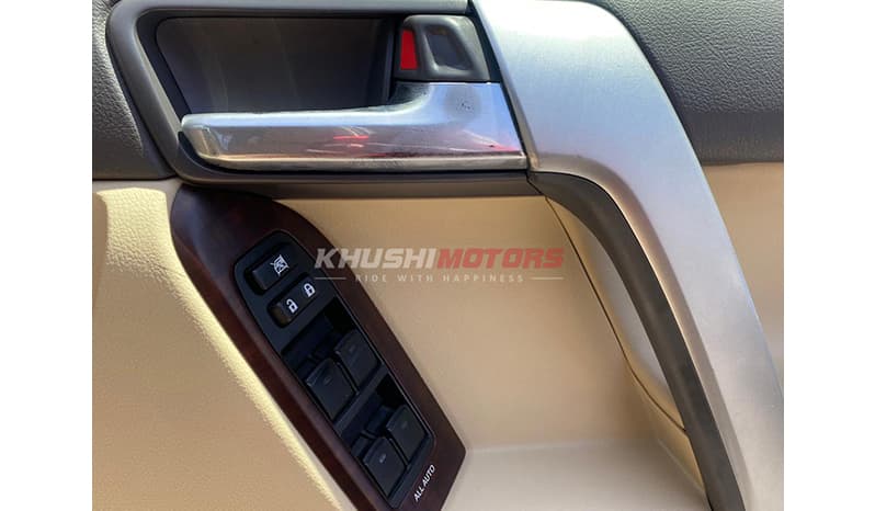 2017 Toyota Land Cruiser Prado image-14