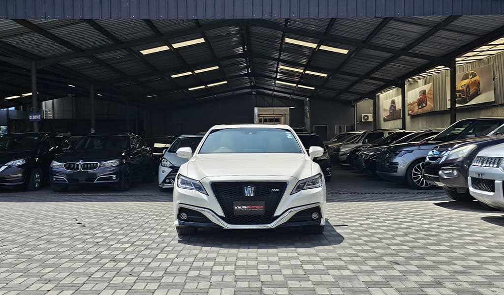 2018 Toyota Crown RS image-8