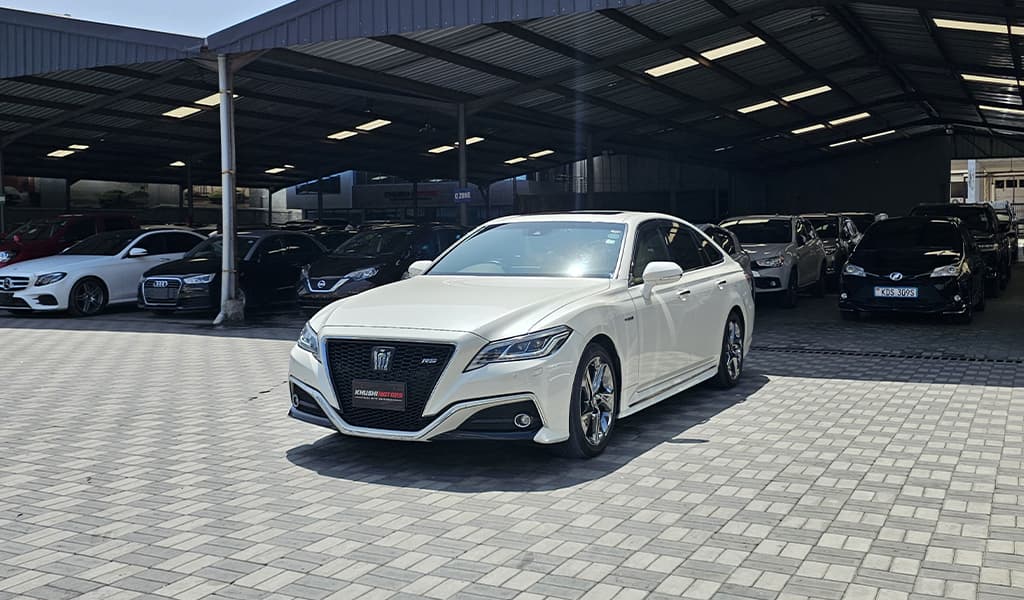 2018 Toyota Crown RS image-9