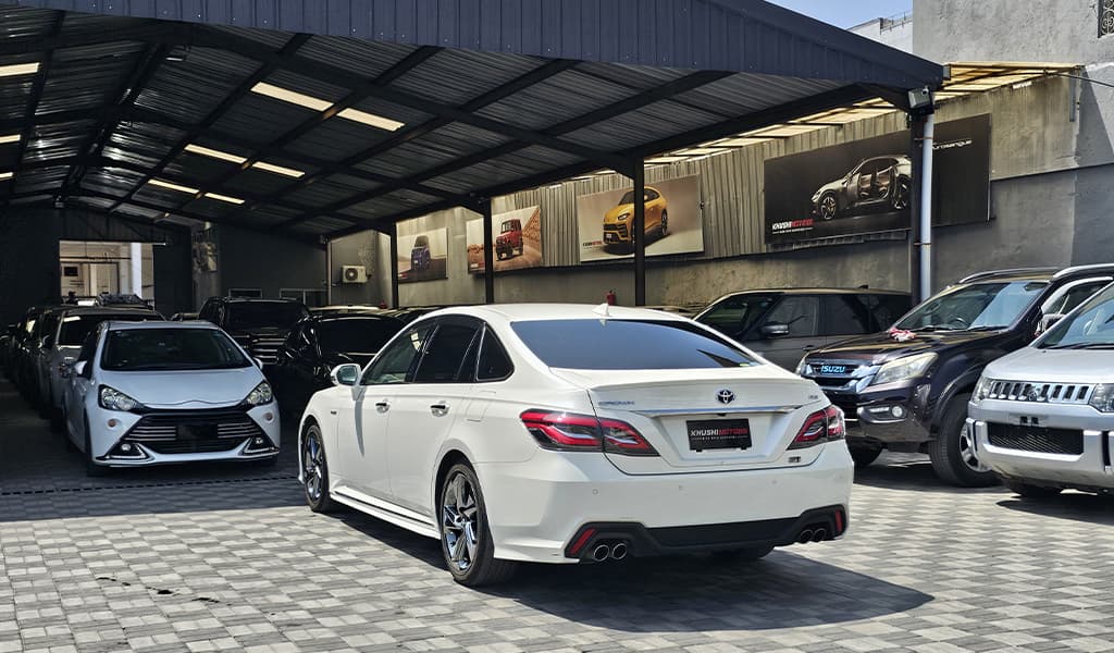 2018 Toyota Crown RS image-10