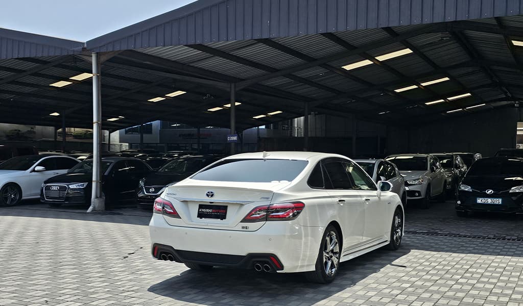2018 Toyota Crown RS image-11