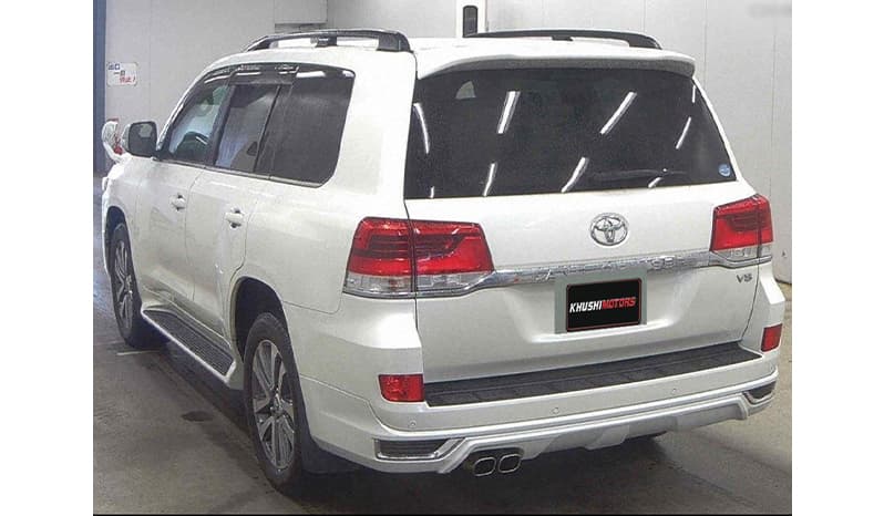 2017 Toyota Land Cruiser image-2