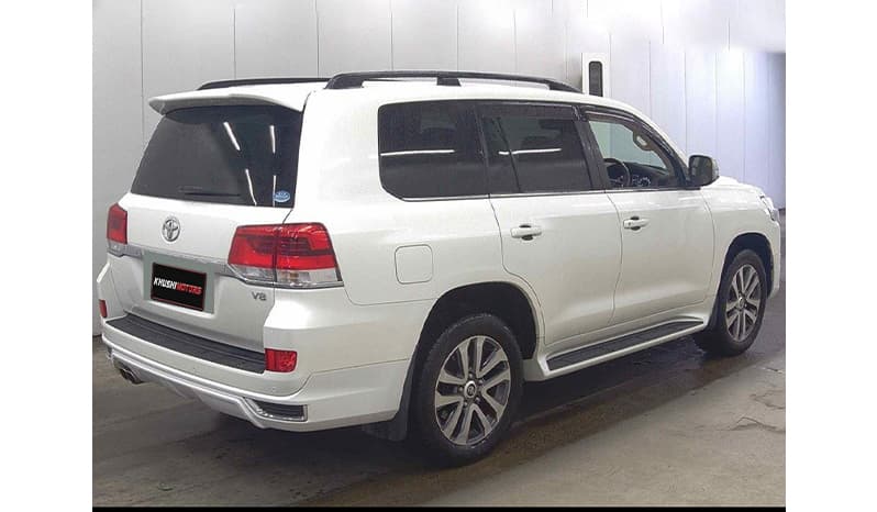 2017 Toyota Land Cruiser image-5