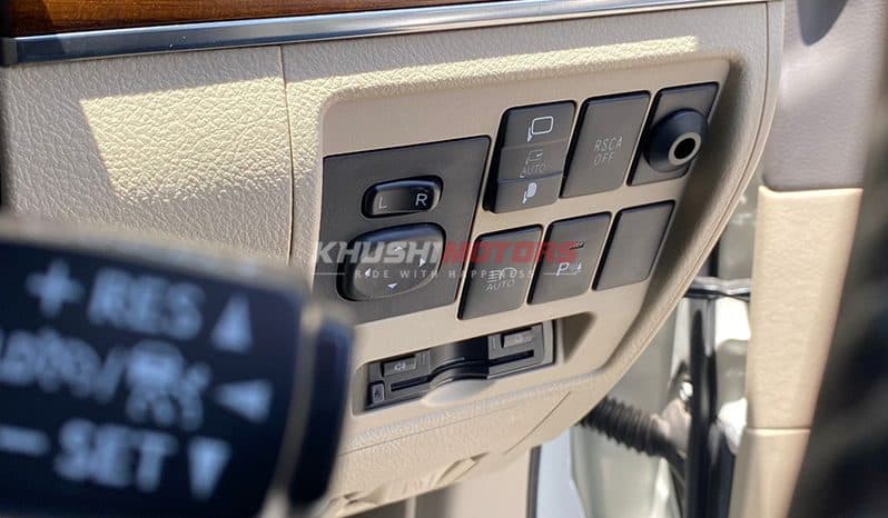 2017 Toyota Land Cruiser image-12