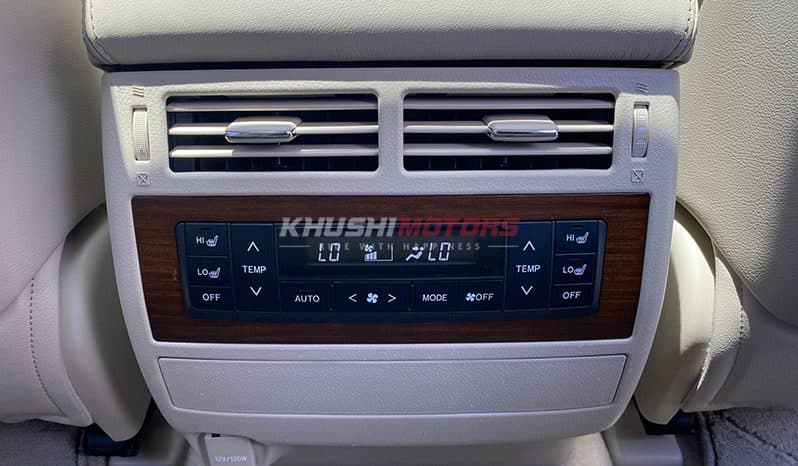 2017 Toyota Land Cruiser image-13