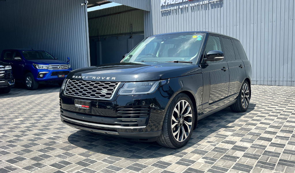 2018 Land Rover Range Rover Vogue image-9