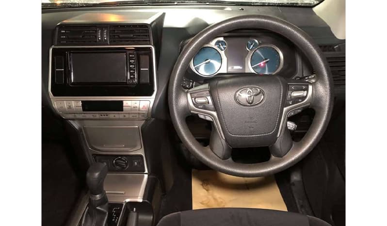 2018 Toyota Land Cruiser Prado image-6
