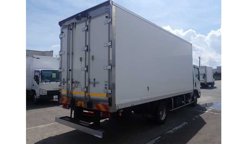 2017 Isuzu ELF image-2