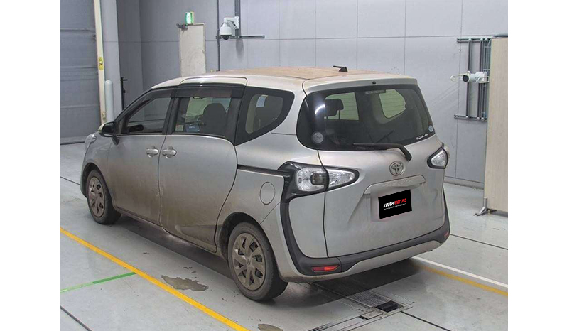 2017 Toyota Sienta image-2