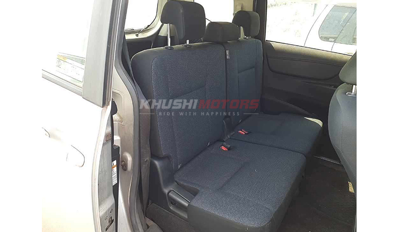 2017 Toyota Sienta image-5