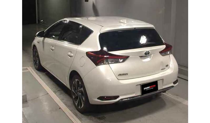 2017 Toyota Auris image-3