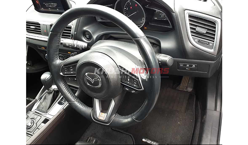 2018 Mazda Axela Sport 22XD L Package image-2