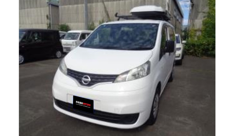 2017 Nissan NV200 image-1