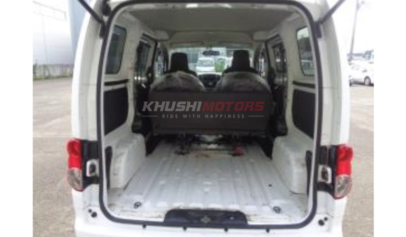 2017 Nissan NV200 image-3