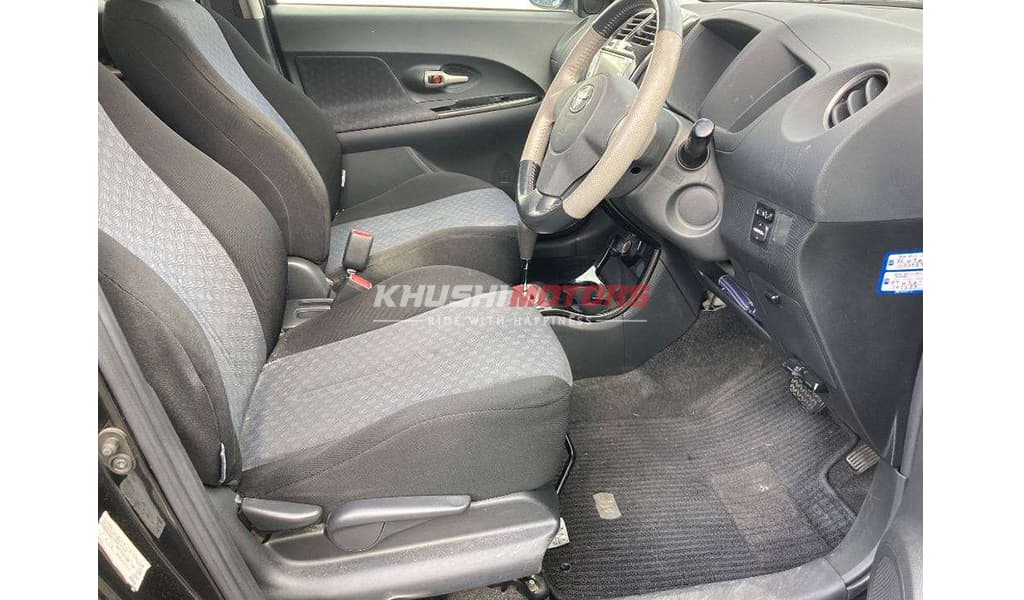 2009 Toyota IST image-6