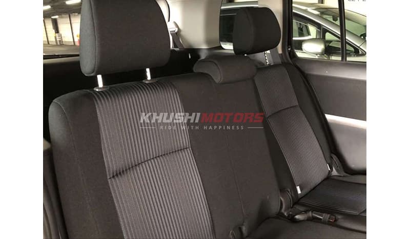 2017 Toyota Isis image-5