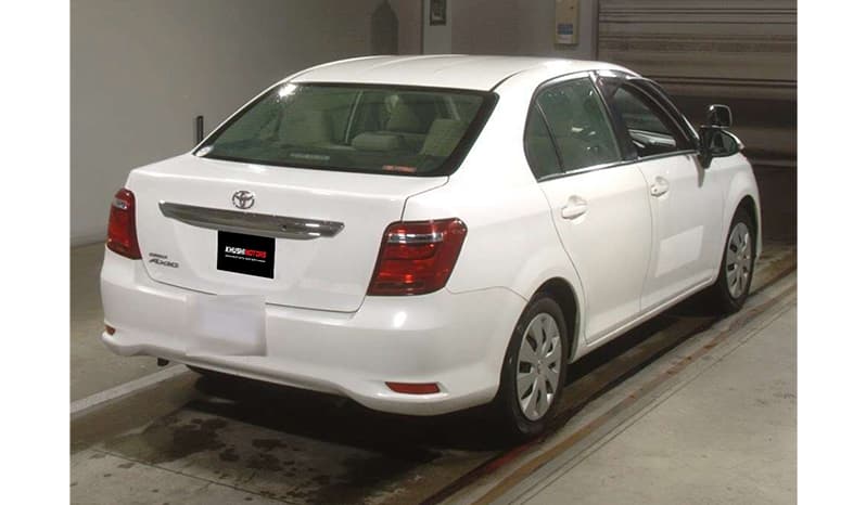 2017 Toyota Corolla Axio image-2