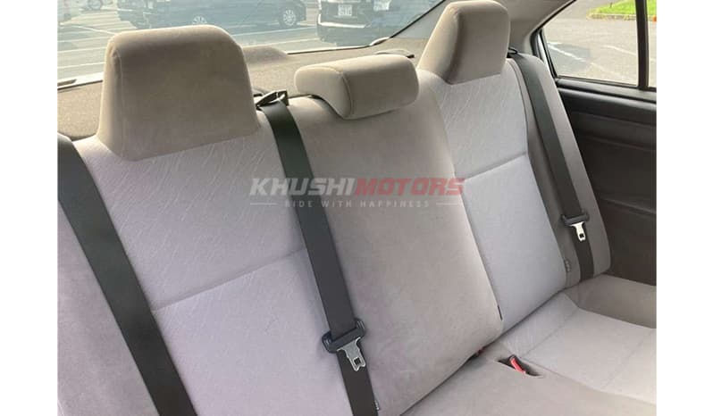 2017 Toyota Corolla Axio image-5