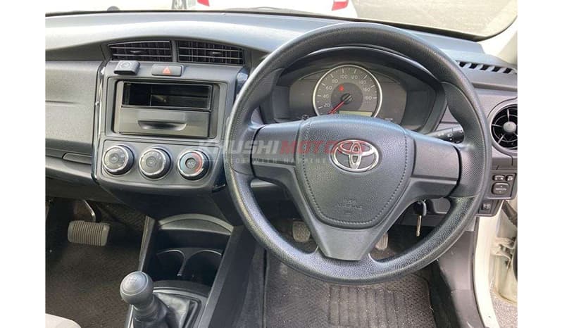 2017 Toyota Corolla Axio image-6