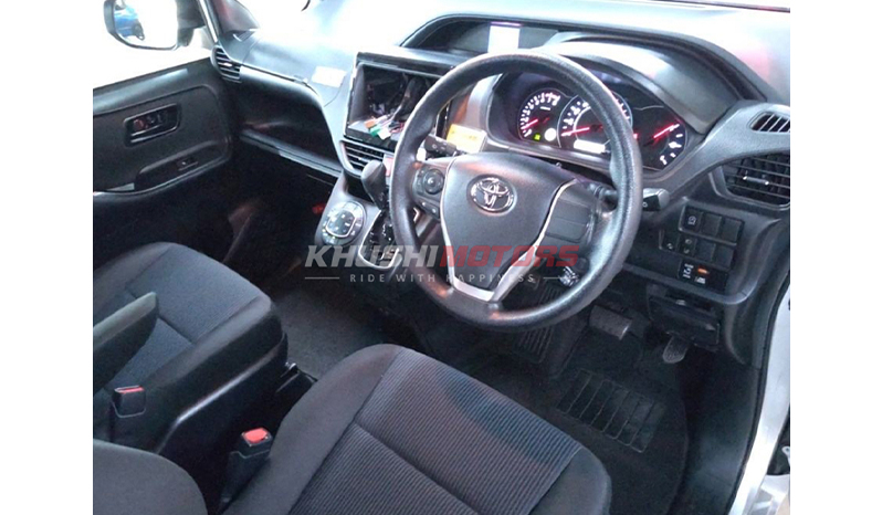 2017 Toyota Noah image-3
