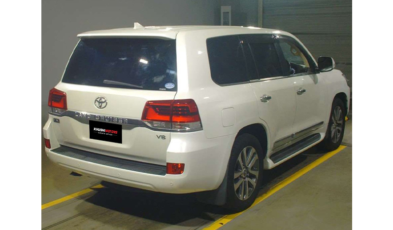 2017 Toyota Land Cruiser image-9