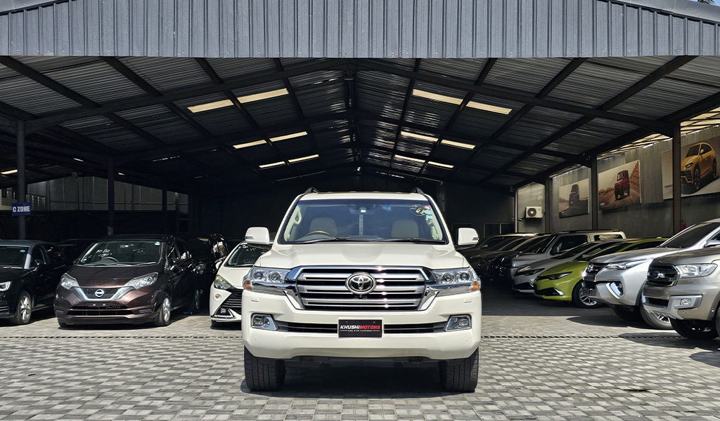2017 Toyota Land Cruiser image-10
