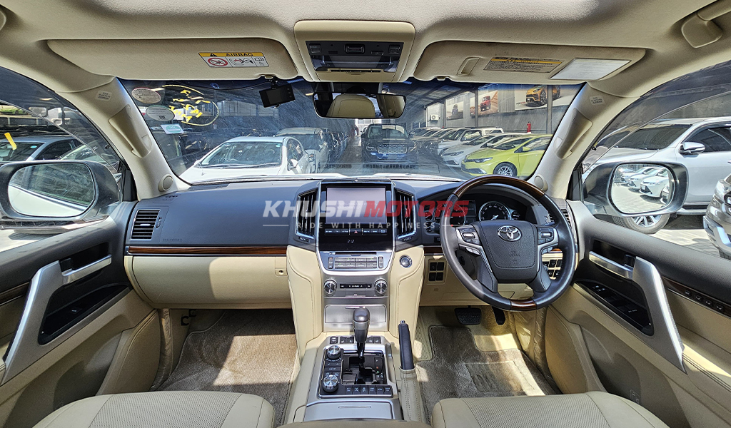 2017 Toyota Land Cruiser image-16