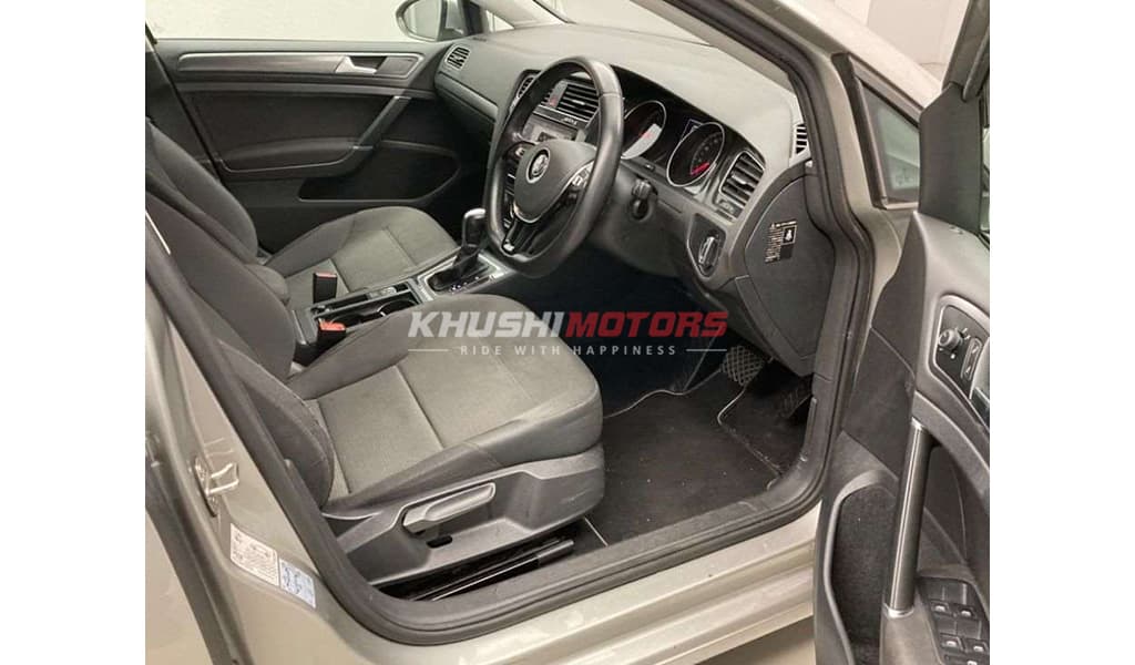 2018 Volkswagen Golf image-4