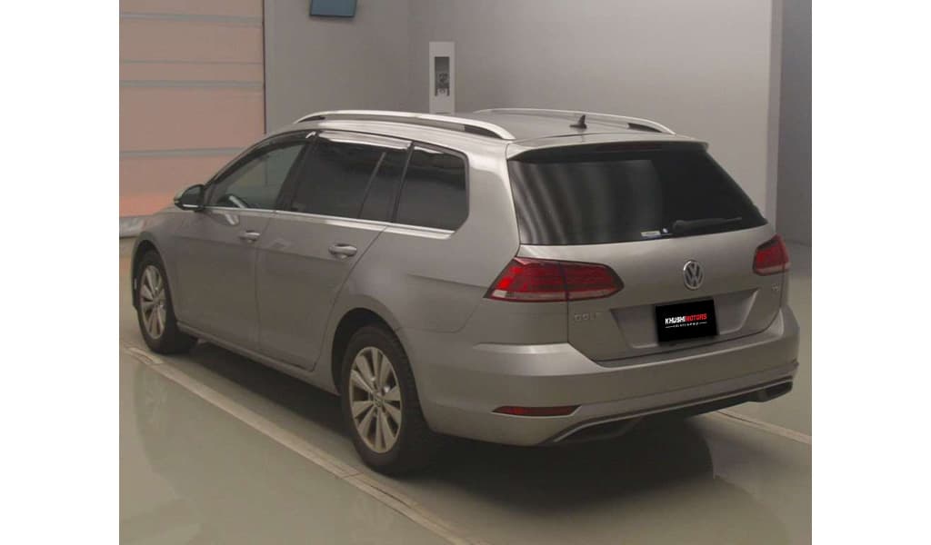 2018 Volkswagen Golf image-7
