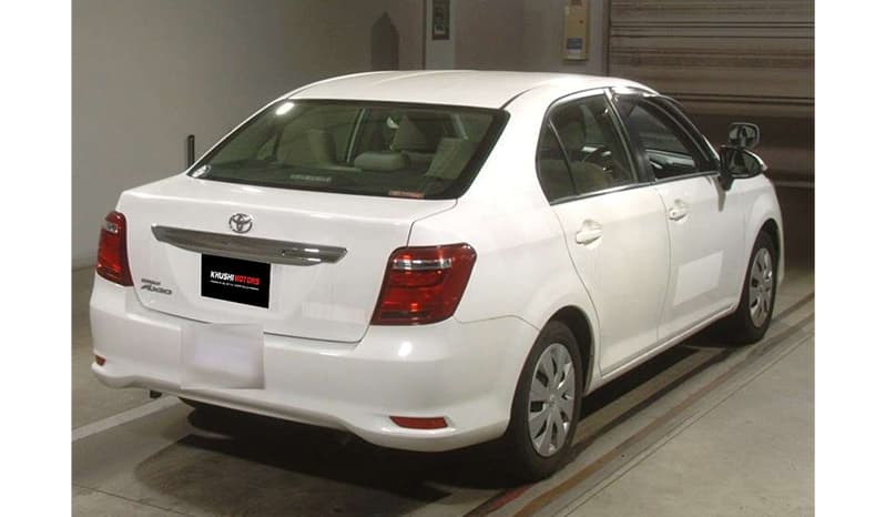 2017 Toyota Corolla Axio image-6