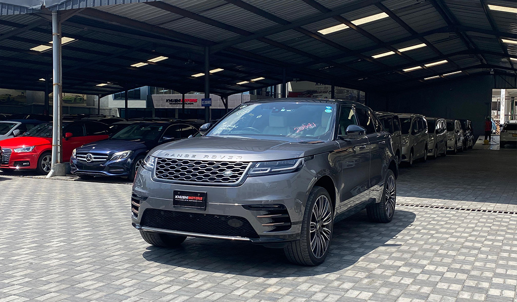 2017 Land Rover Velar image-13