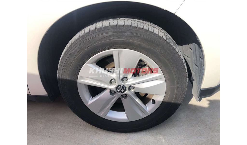 2018 Toyota Harrier image-2