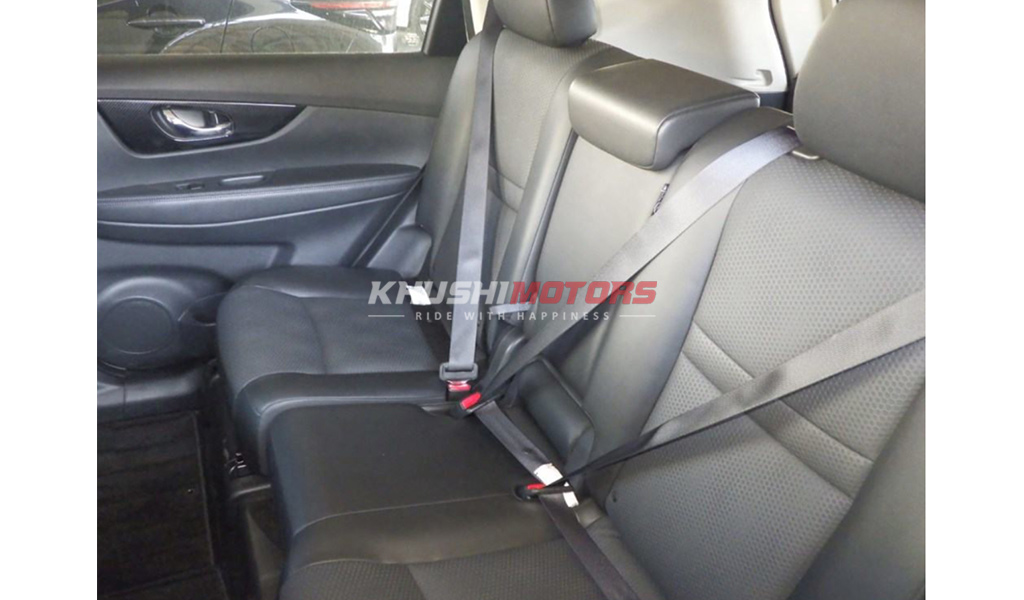 2018 Nissan X Trail image-2