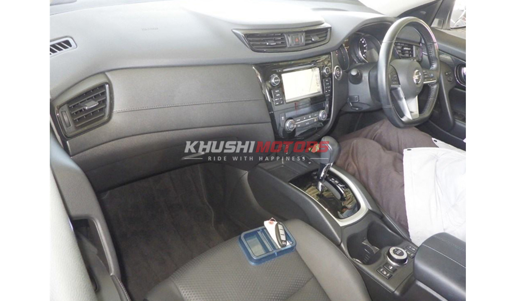 2018 Nissan X Trail image-3
