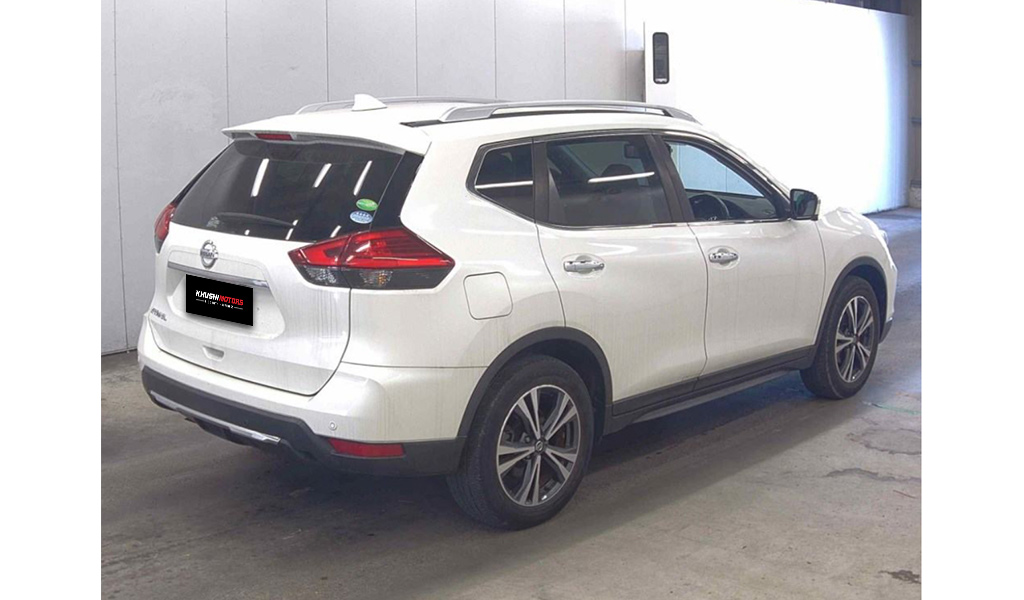 2018 Nissan X Trail image-4