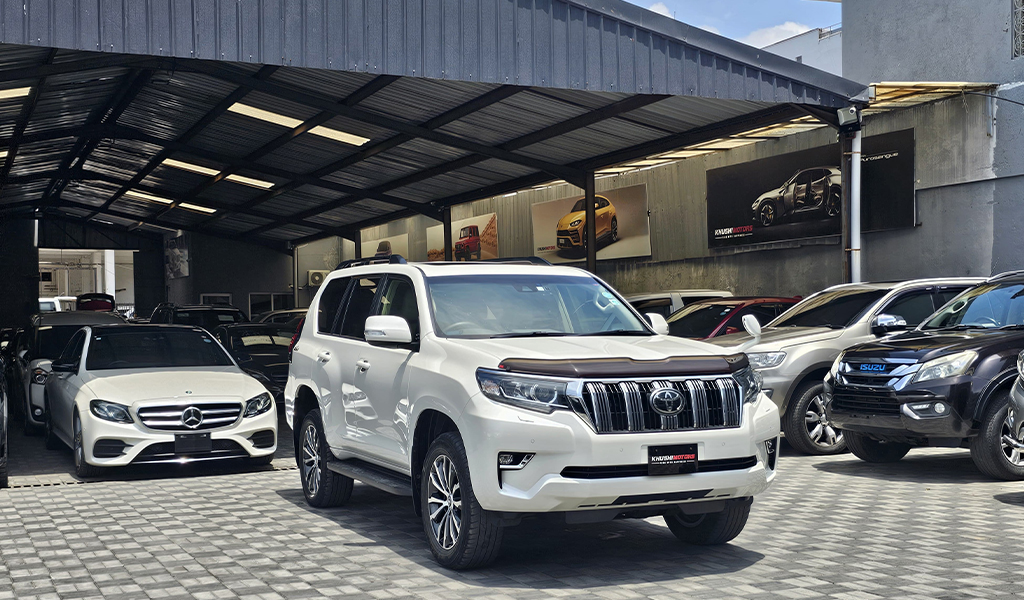 2018 Toyota Land Cruiser Prado image-1