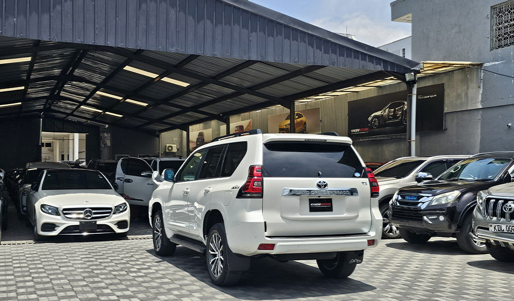 2018 Toyota Land Cruiser Prado image-12