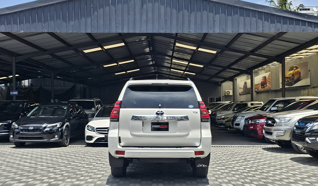 2018 Toyota Land Cruiser Prado image-13
