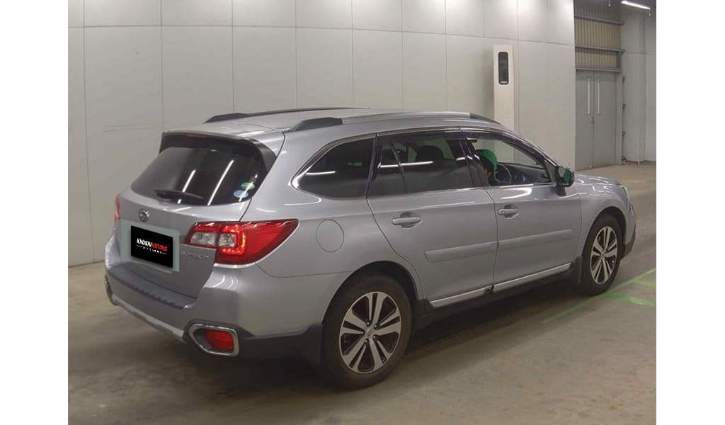 2018 Subaru Outback image-4