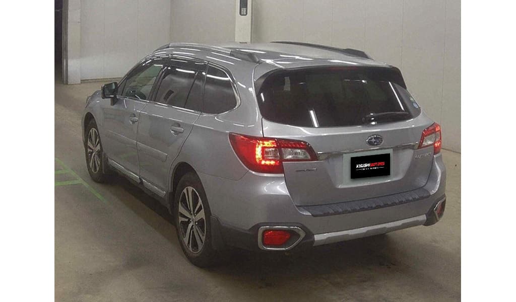 2018 Subaru Outback image-5