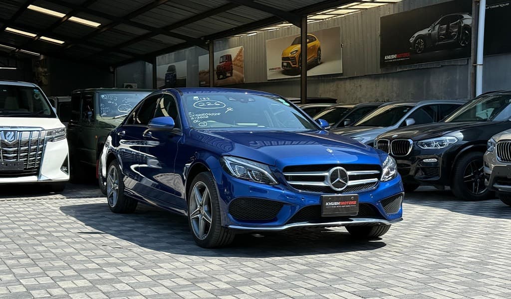 2018 Mercedes-Benz C200 image-1