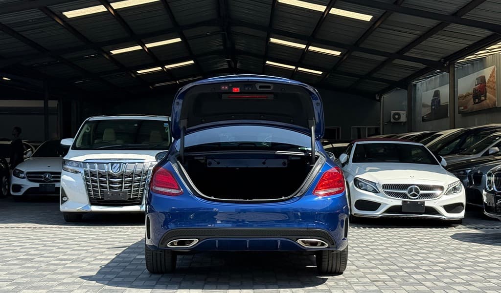 2018 Mercedes-Benz C200 image-8