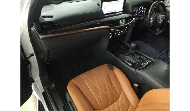 2019 Lexus Lx 570 image-6