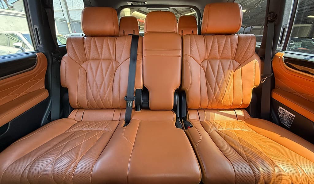2019 Lexus Lx 570 image-12