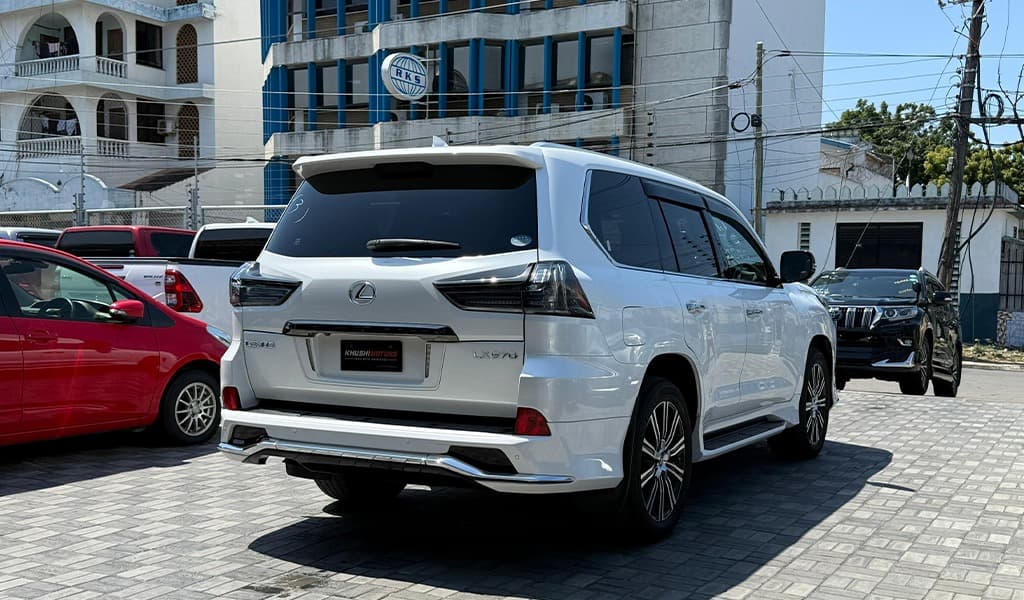 2019 Lexus Lx 570 image-18